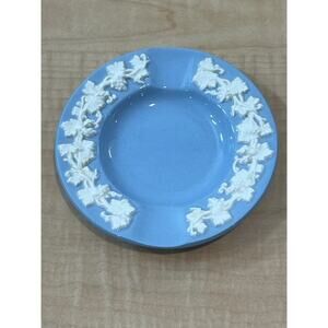 Vintage Wedgwood Barlaston Of Etruria Embossed Blue Queens Ware Ashtray‎